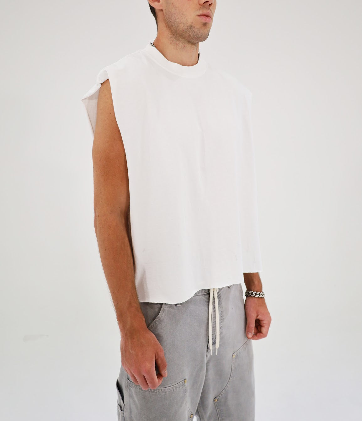 Cropped Muscle Shirt (White)