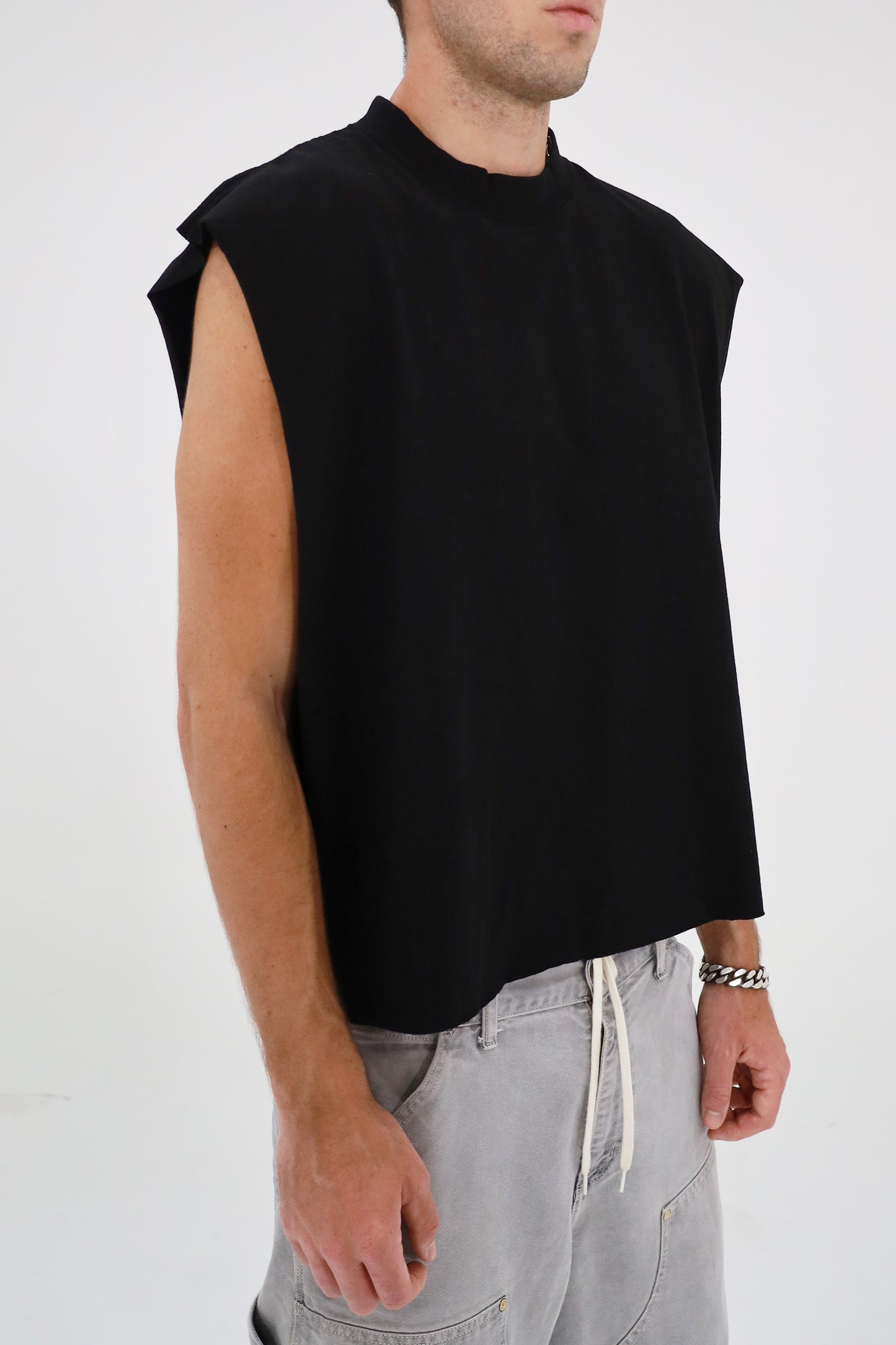 Cropped Muscle Shirt (Black)