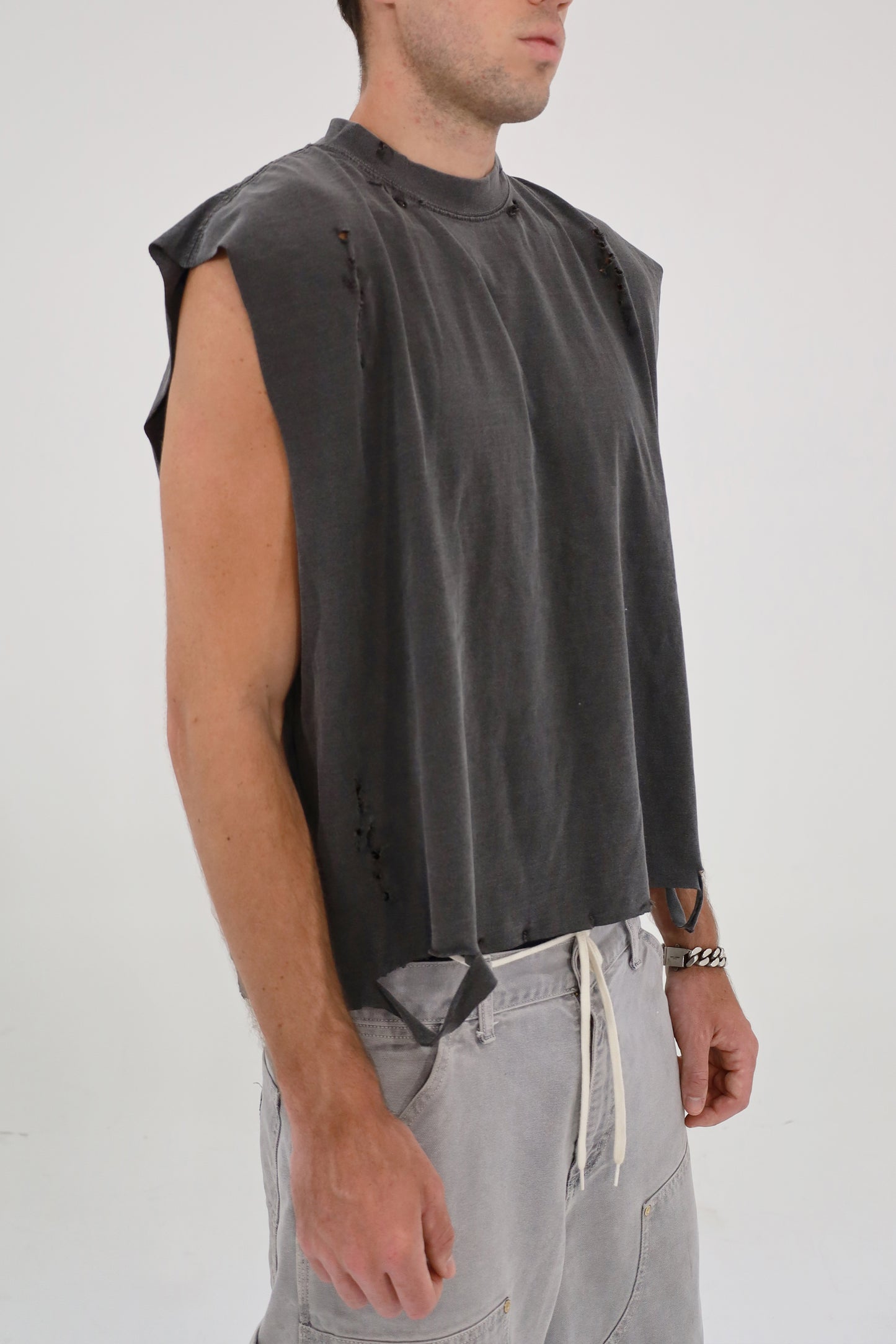 Distressed Cropped Muscle Shirt (Pepper)