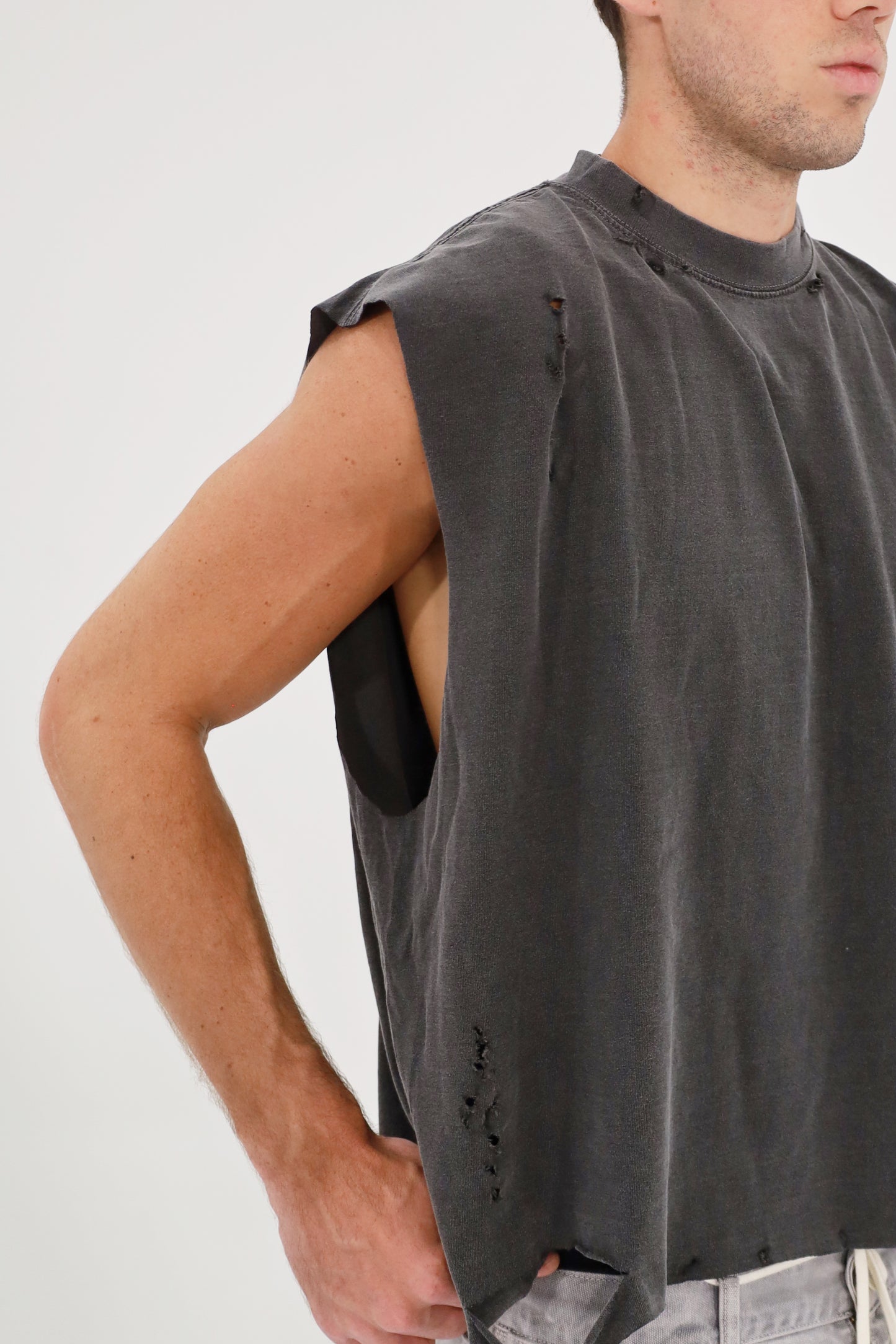 Distressed Cropped Muscle Shirt (Pepper)