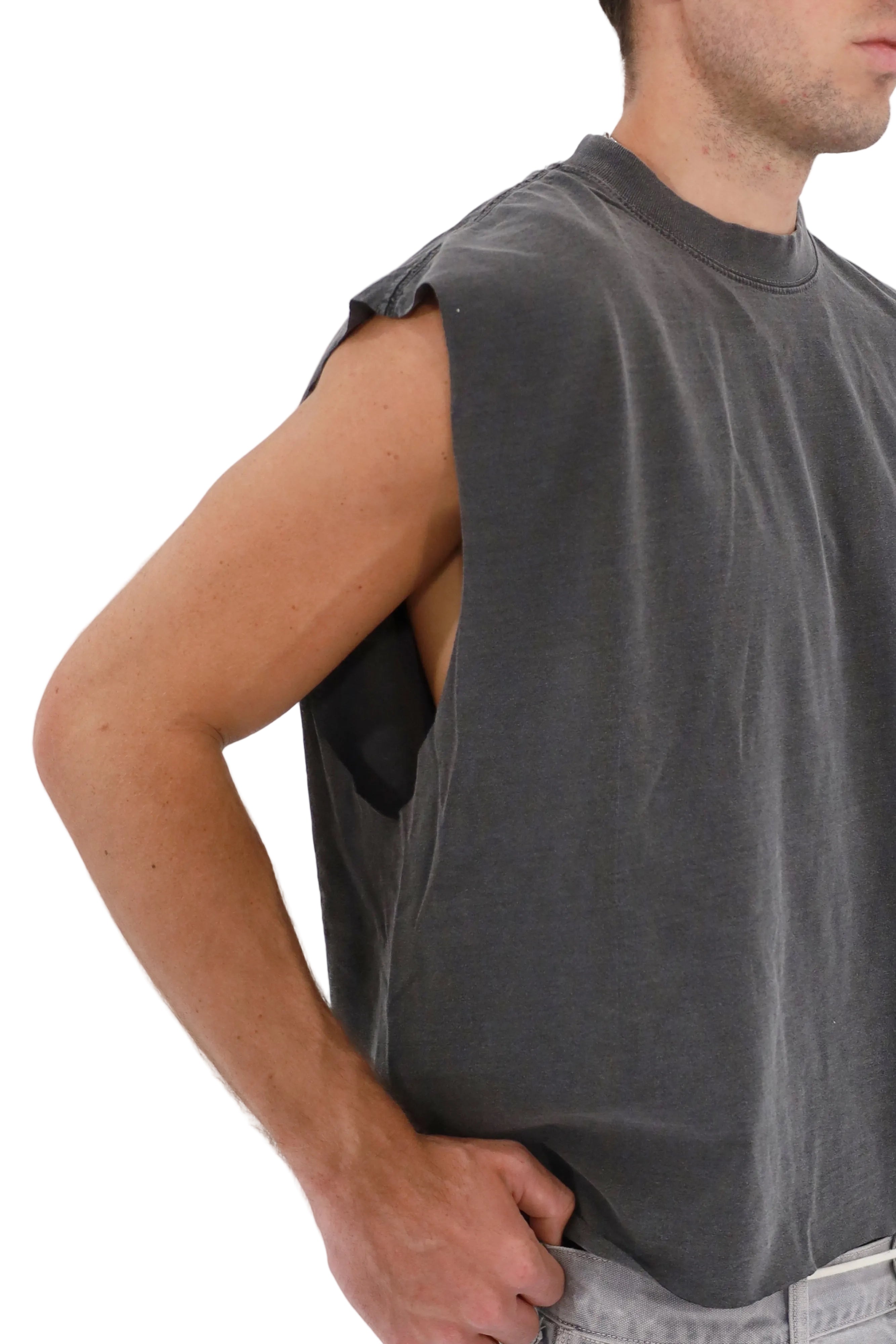 Cropped Muscle Shirt (Pepper)